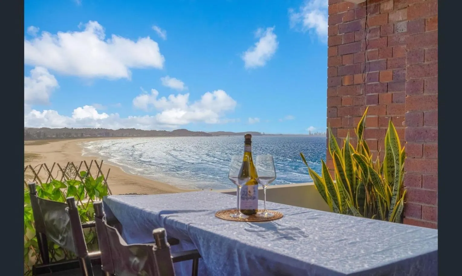 גולד קוסט 3 Bedrooms With Views Over Kirra!
