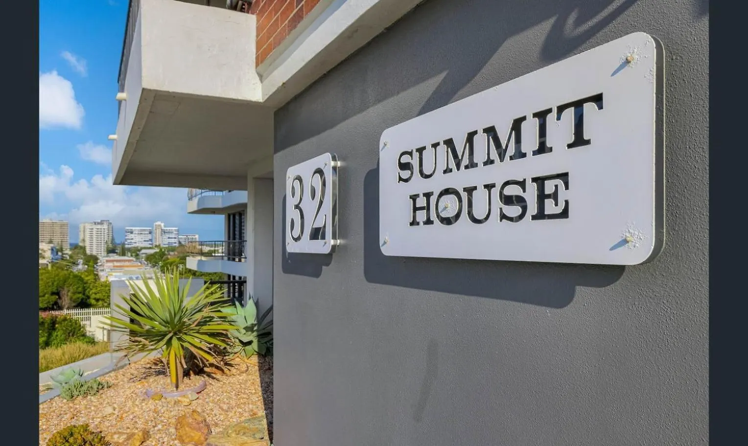 גולד קוסט 3 Bedrooms With Views Over Kirra! 0*, גולד קוסט