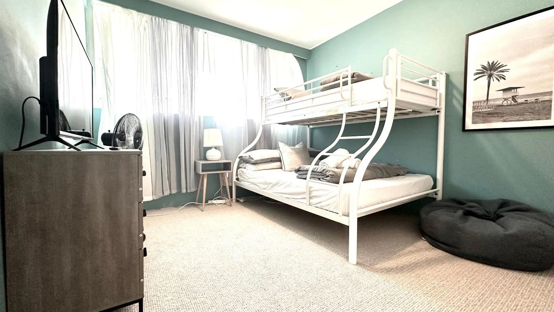 גולד קוסט 3 Bedrooms With Views Over Kirra! אוסטרליה